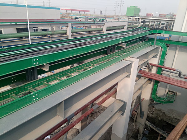 玻璃鋼電纜橋架安裝 